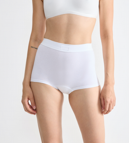 Double Comfort Short - White
